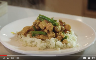 Paleo Chicken Curry On Cauliflower Rice (Video)